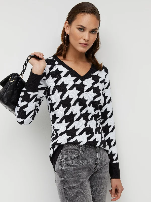 Essential V-Neck Sweater - Houndstooth